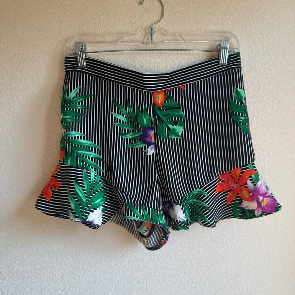 WHO WHAT WEAR {Anthro} Ruffle Hem Shorts - Picture 4 of 10